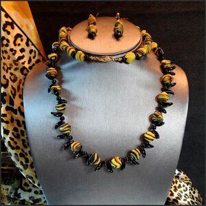 1950s RARE Bohemian Tiger Stripe Glass Vintage Necklace w Earrings Set